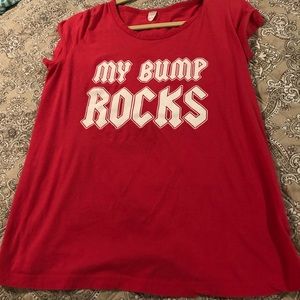“My Bump Rocks” T shirt